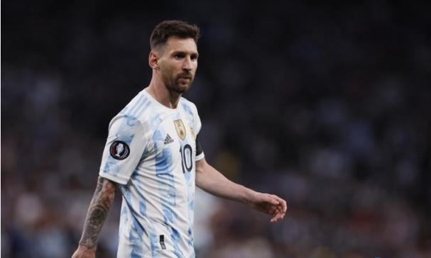 29分大败想起他了？湖人球迷高呼勒布朗！美网友让东里给老詹道歉